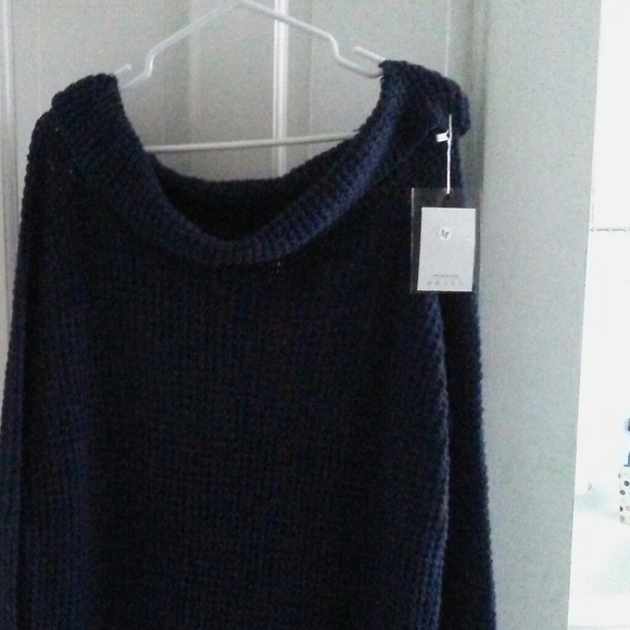 SALE. Ladies Off the Shoulder Tunic Sweater. WAS 13.00 - Picture 4 of 4